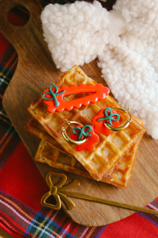 Duo barrette - boucles d'oreilles rouge noeud vert